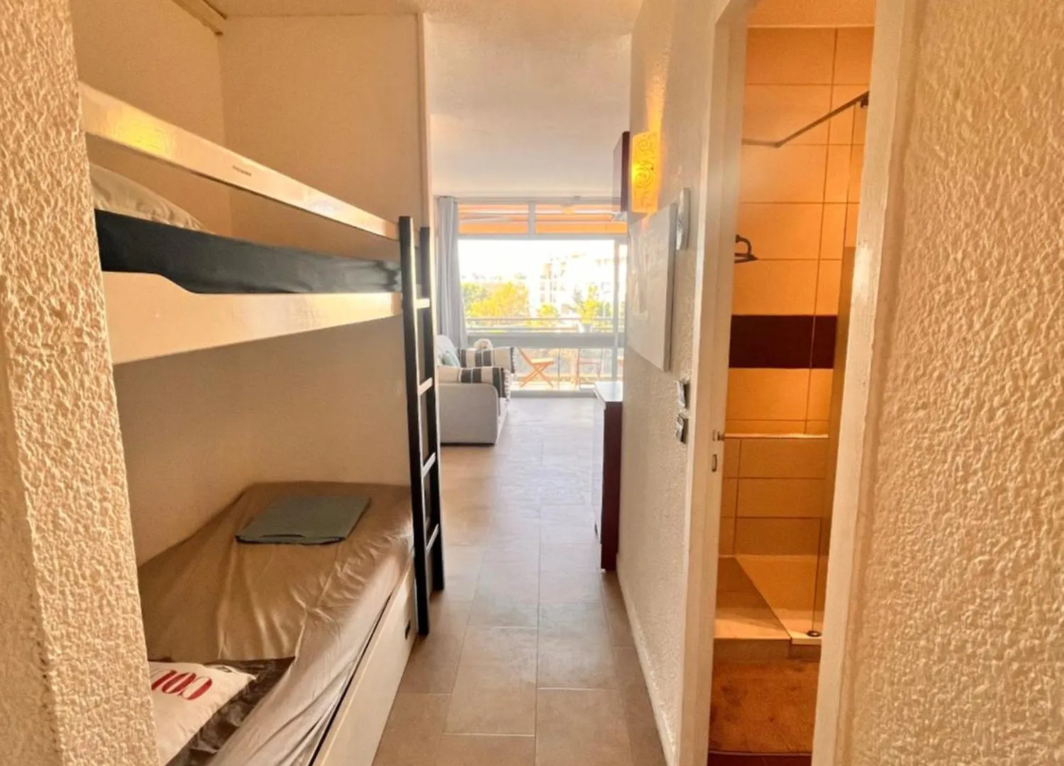 Heliotel Marine Studio 30M2 Tres Lumineux Avec Terrasse 17M2 Au 3Eme Etage Saint-Laurent-du-Var Apartment