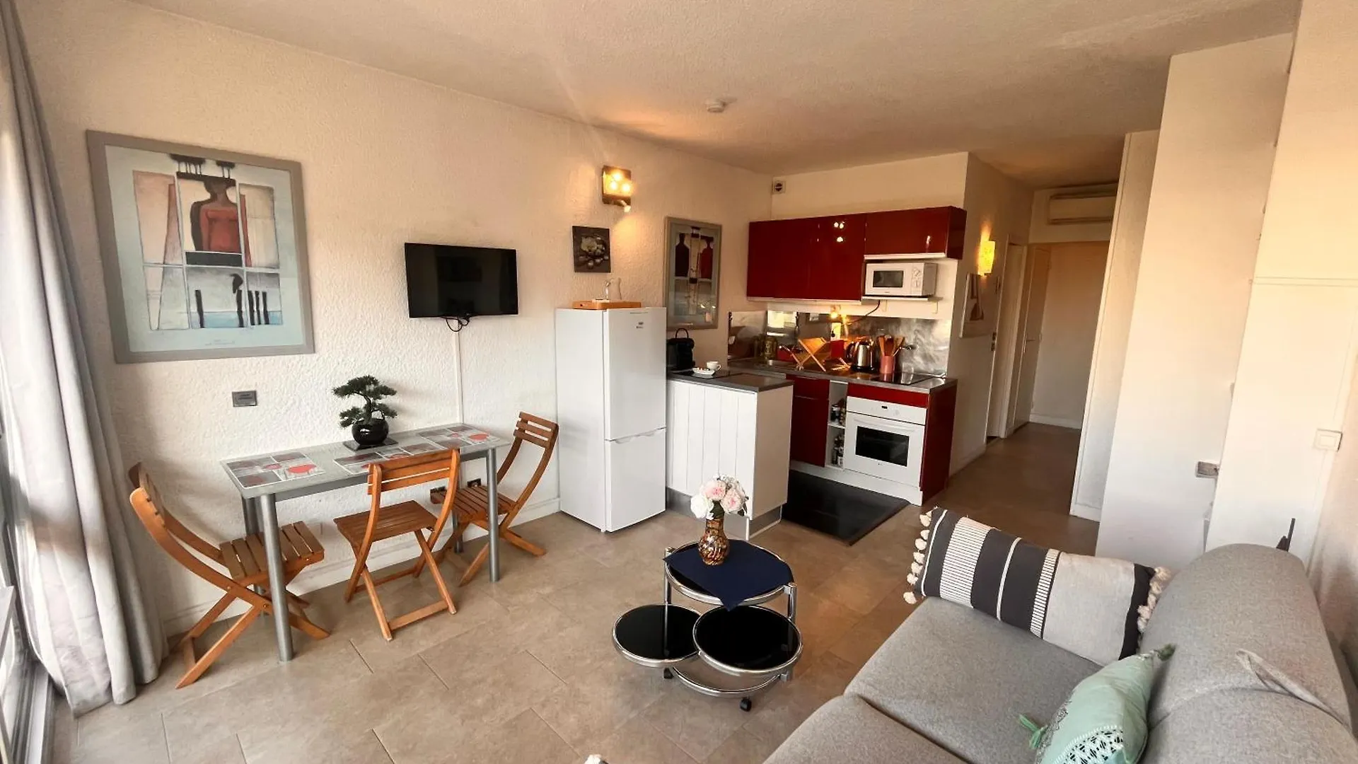 Heliotel Marine Studio 30M2 Tres Lumineux Avec Terrasse 17M2 Au 3Eme Etage Saint-Laurent-du-Var Apartment